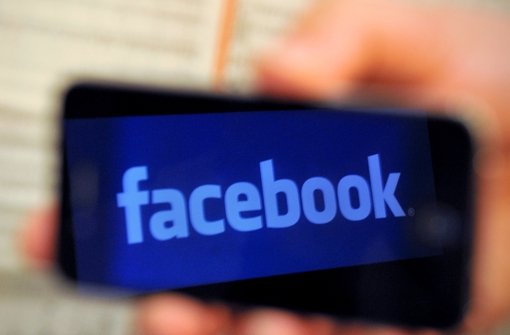 Die Polizei warnt vor hinterhältigen Betrügern im sozialen Netzwerk Facebook. Foto: dpa