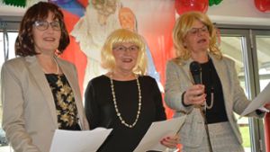 „Die Volljährigen“ um Maria Uhl (von links), Elisabeth Bader und Ulrike Hoch sorgten für riesiges Gelächter im Publikum. Foto: Wölfle