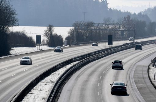 Das Gericht hat die Geschwindigkeitsbegrenzung auf der A 81 zwischen Geisingen und Engen bestätigt. (Symbolbild) Foto: dpa