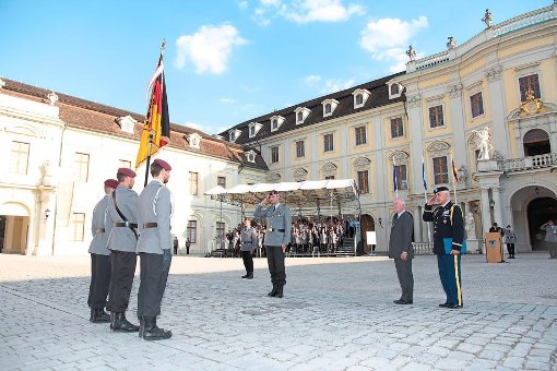 Beim feierlichen Appell im Innenhof des Residenzschlosses Ludwigsburg feierte das Kommando Spezialkräfte (KSK) am Dienstag unter höchsten Sicherheitsvorkehrungen sein 20-jähriges Bestehen. Foto: Bundeswehr