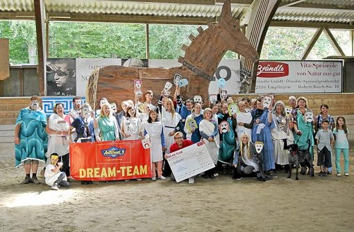 Der Reiterverein Nordstetten ist ein echtes Dream-Team: Gemeinsam stemmten die Vereinsmitglieder die Aufgabe rund um ein trojanisches Pferd. Foto: Lück