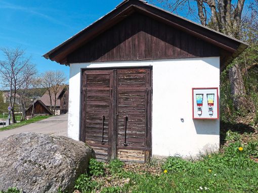 In Peterzell im Engeleweg steht ein Kaugummiautomat von Peter Kiedels. Foto: Klossek Foto: Schwarzwälder Bote