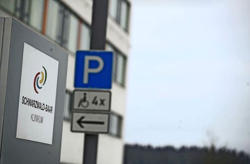 Da geht’s lang zum Schwarzwald-Baar-Klinikum. Doch für die Mitarbeiter, die hier parken wollen, gelten bald neue Rahmenbedingungen. Foto: Marc Eich