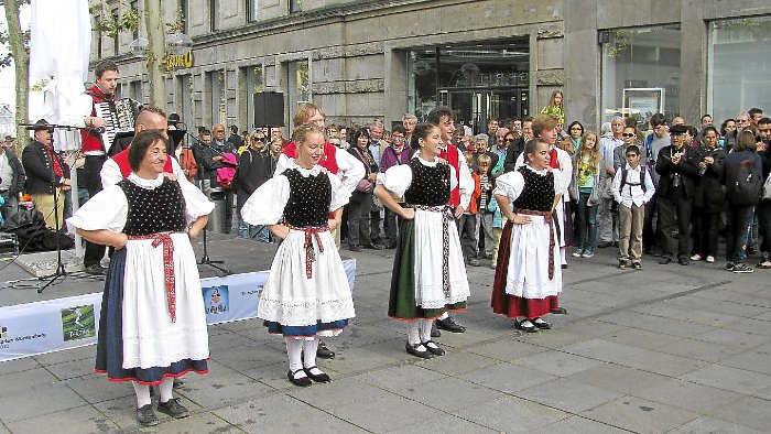 Volkstanzgruppe tanzt im Jubiläumsjahr auf vielen Festen
