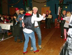Die Senioren wurden gut bewirtet. Manche nutzten die Gelegenheit zu tanzen. Foto: Merk Foto: Schwarzwälder Bote