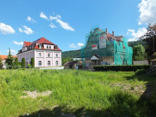 Hier stand einmal ein Pfarrhaus – bis 2021 soll an seiner Stelle das Zentrum für junge Menschen von Mariaberg entstehen. Foto: (sb)