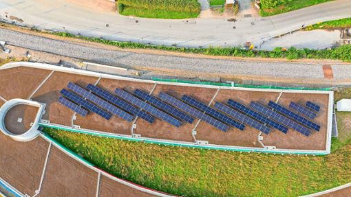 In den vergangenen Monaten wurde unter anderem die Photovoltaik-Anlage auf dem Dach  montiert. Foto: ENCW