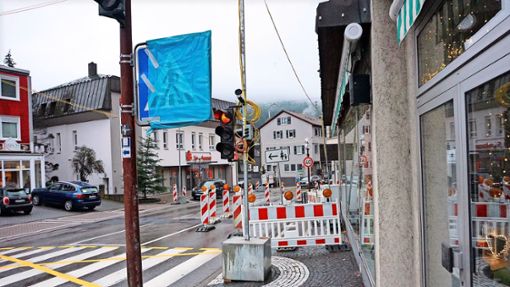Baustellen und Sperrungen wie hier in der Wilhelmstraße gab und gibt es in Bad Liebenzell in  jüngster Zeit einige. Bei manchem Bürger schwindet das Verständnis für die Dauer- und Mehrfachbelastung. Foto: Wolfgang Krokauer