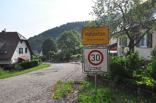 In Hofstetten gilt Tempo 30. Dass sich nicht jeder daran hält, stört den Bürgermeister. Er mahnt immer wieder dazu, die Geschwindigkeitsbegrenzung einzuhalten.   Foto: Kleinberger
