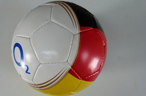 Der Fußball, den die Polizei am Montagabend sichergestellt hat, gehörte nicht dem achtjährigen Arami. Foto: Polizei