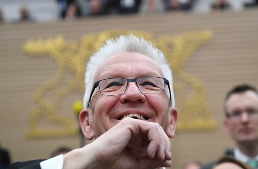 Der alte Ministerpräsident von Baden-Württemberg ist auch der neue: Winfried Kretschmann wurde vom Landtag in Stuttgart erneut gewählt. Foto: dpa