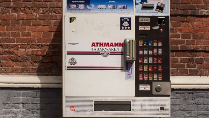 Unbekannte brechen Zigarettenautomat in Fünfbronn auf