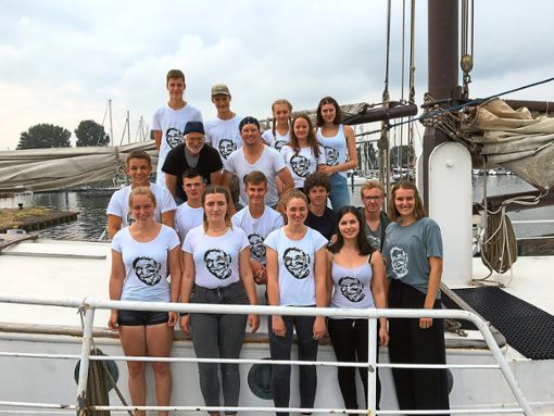 14 Schüler des Richard-von-Weizsäcker-Gymnasiums unternahmen eine Segeltour auf dem Ijselmeer.  Foto: Schule Foto: Schwarzwälder Bote